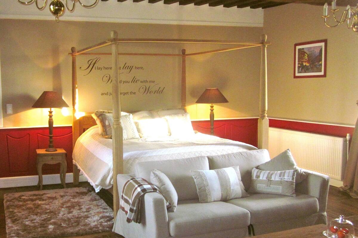 Suite familiar, baño privado, vistas al jardín (Room 6)
