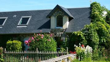 Habitación doble, baño privado, vista al jardín (la chambre du jardin) | Exterior
