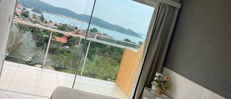 Kamar Twin, pemandangan samudra | Minibar, brankas, dan dilengkapi dengan perabotan berbeda-beda