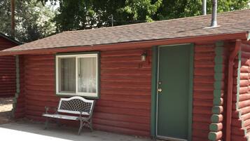 Iron/ironing board, free cribs/infant beds, rollaway beds, free WiFi