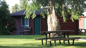 Double Cabin - Pet Friendly | Property grounds