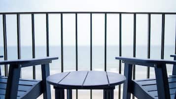 Room, 1 Queen Bed, Accessible, Ocean View | In-room safe, laptop workspace, iron/ironing board, free WiFi