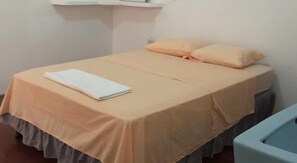 Dormitorio compartido económico, 1 habitación | Camas extra y wifi gratis 