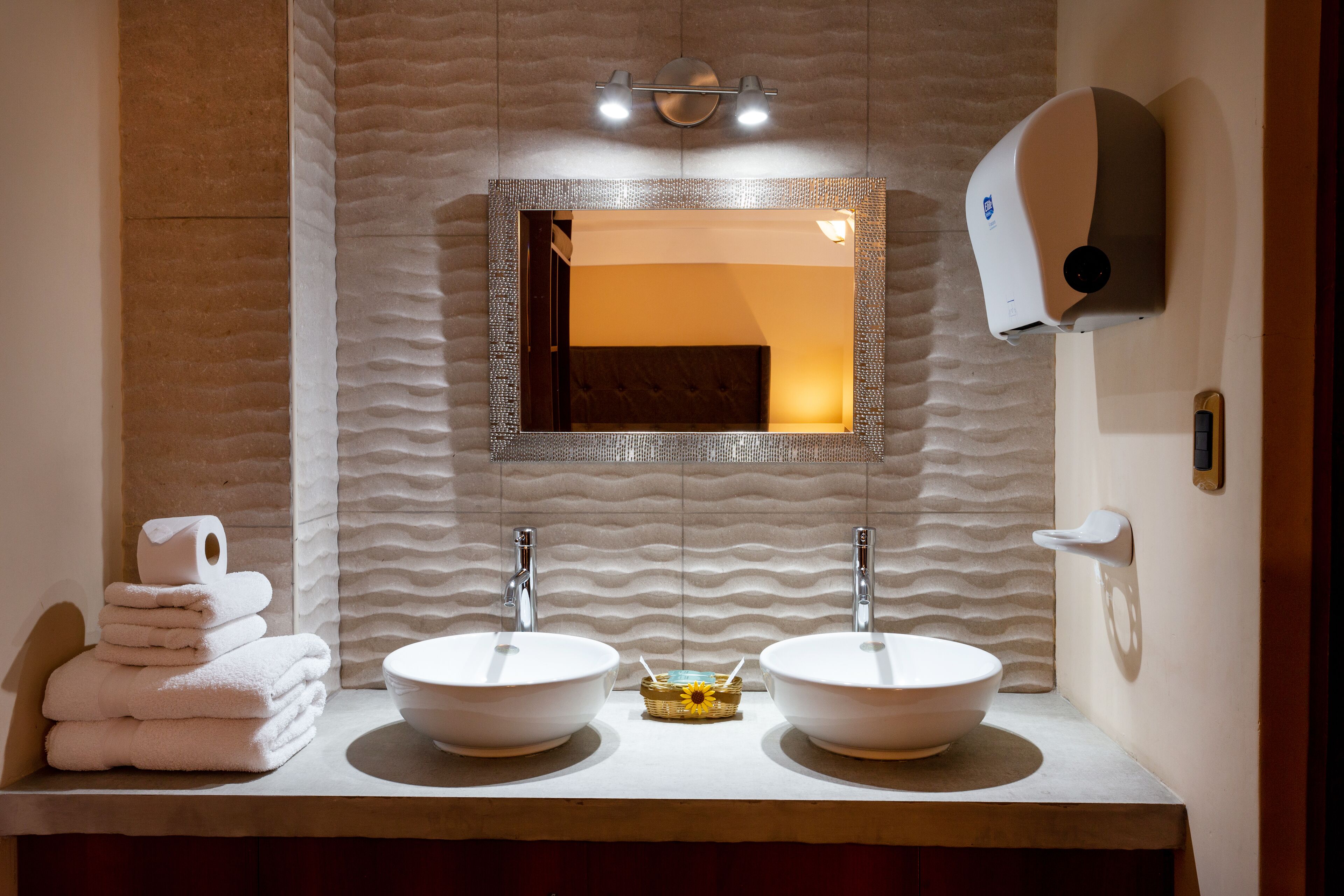 twin room | bathroom | shower, free toiletries, hair dryer, towels