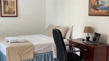 Comfort-Stadtwohnung, 1 Schlafzimmer | Betten mit Memory-Foam-Matratzen, kostenloses WLAN, Bettwäsche