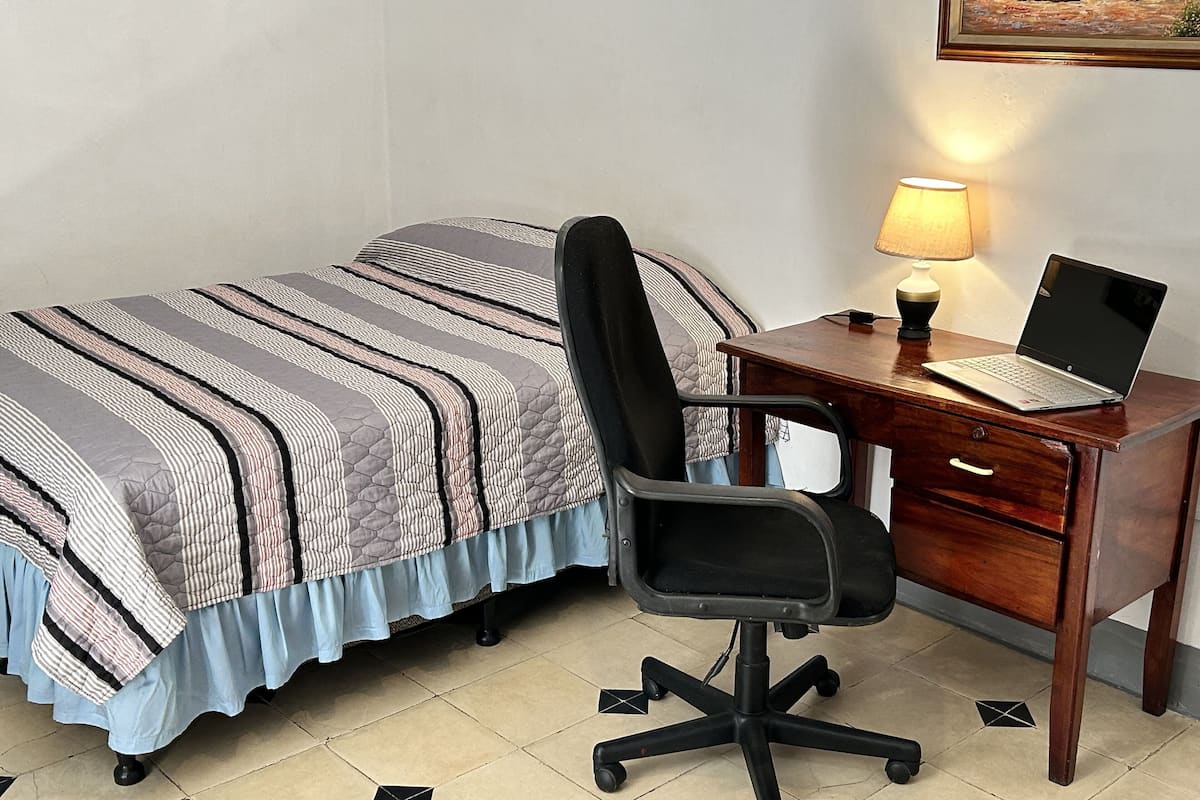 Memory foam-madrasser, gratis wi-fi och sängkläder