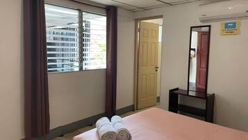Habitación estándar (Double with Shared Bathroom) | Camas con efecto memoria, wifi gratis y ropa de cama