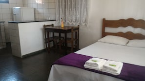 Habitación cuádruple estándar | Tabla de planchar con plancha y wifi gratis