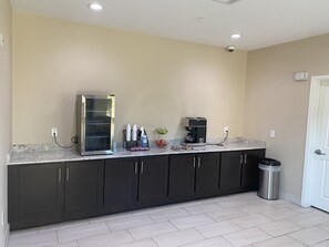 Frokost på farten er inkludert hver dag