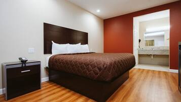 Zimmer, 1 King-Bett, Nichtraucher | Schreibtisch, laptopgeeigneter Arbeitsplatz, kostenloses WLAN