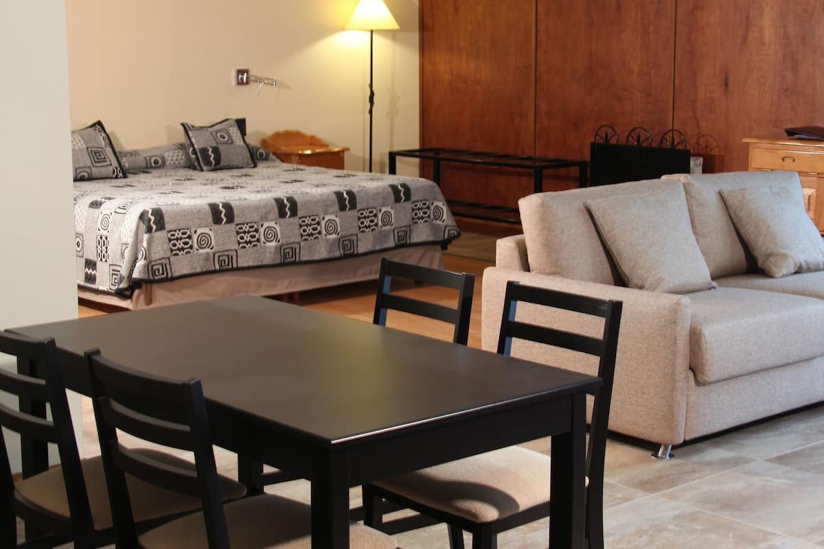 1 Schlafzimmer, Minibar, Zimmersafe, Schreibtisch