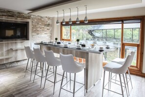 包含每日自助早餐