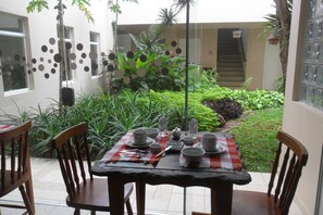 Free continental breakfast - Floripa Lodge Pousada & Bistrô (Florianópolis)