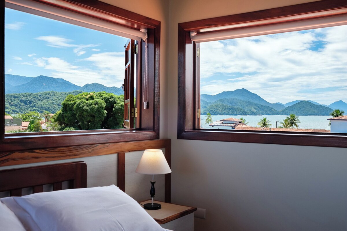 Panoramic Room | Minibar, in-room safe, laptop workspace, soundproofing
