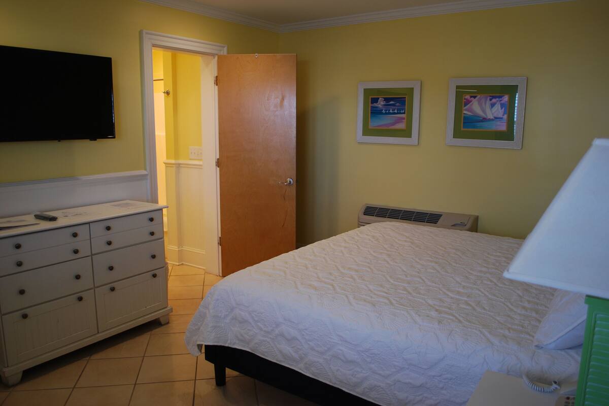 King Junior | Free WiFi, bed sheets