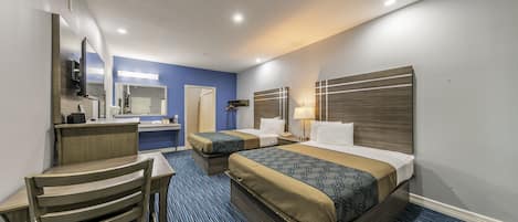 필로우탑 침대, 책상, 노트북 작업 공간, 다리미/다리미판