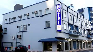 Fachada de la propiedad