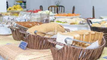 Desayuno buffet incluido todos los días