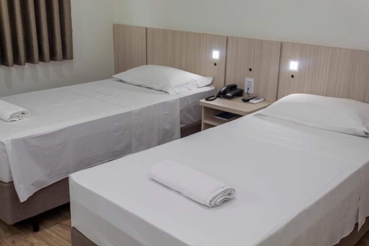Minibar, desk, laptop workspace, free WiFi