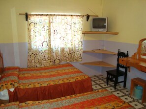 Room - Posada Familiar 16 de Septiembre (Valle de Bravo)