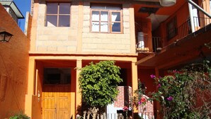 Property entrance - Posada Familiar 16 de Septiembre (Valle de Bravo)