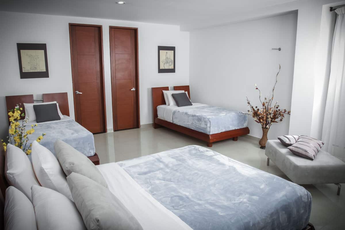 Family Room, 1 Bedroom