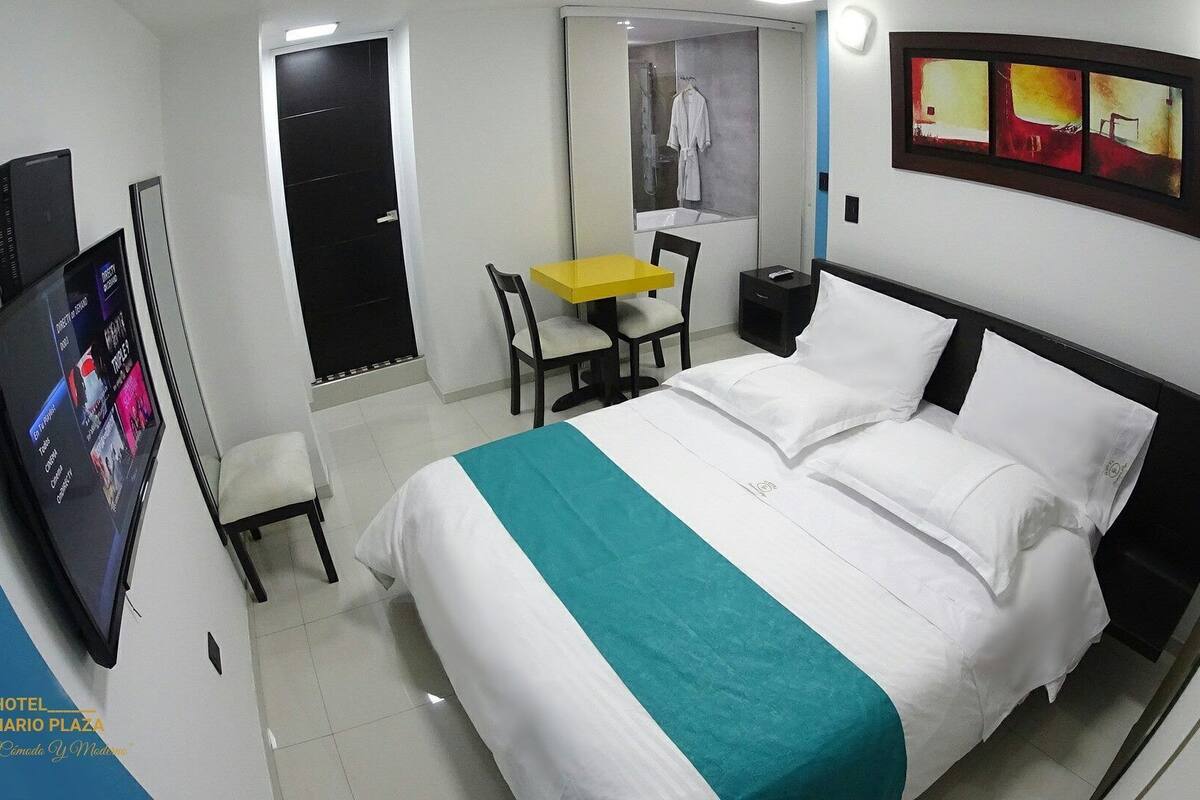 Minibar, escritorio y wifi gratis