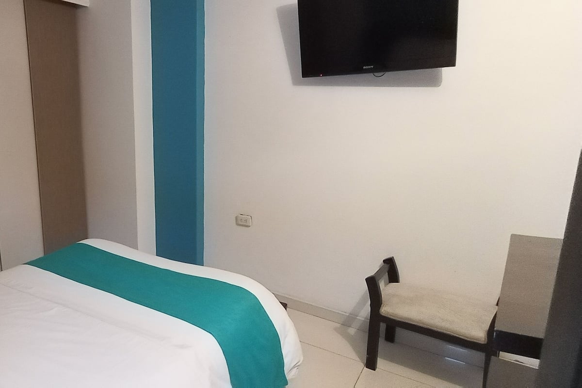 Minibar, escritorio y wifi gratis