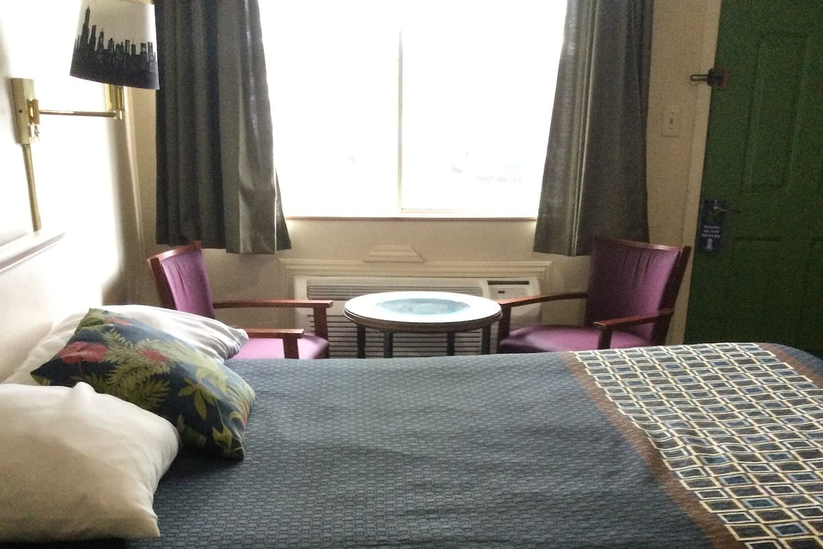 Chambre Premium, 1 chambre | Bureau, fer et planche Ă repasser, Wi-Fi gratuit, draps fournis