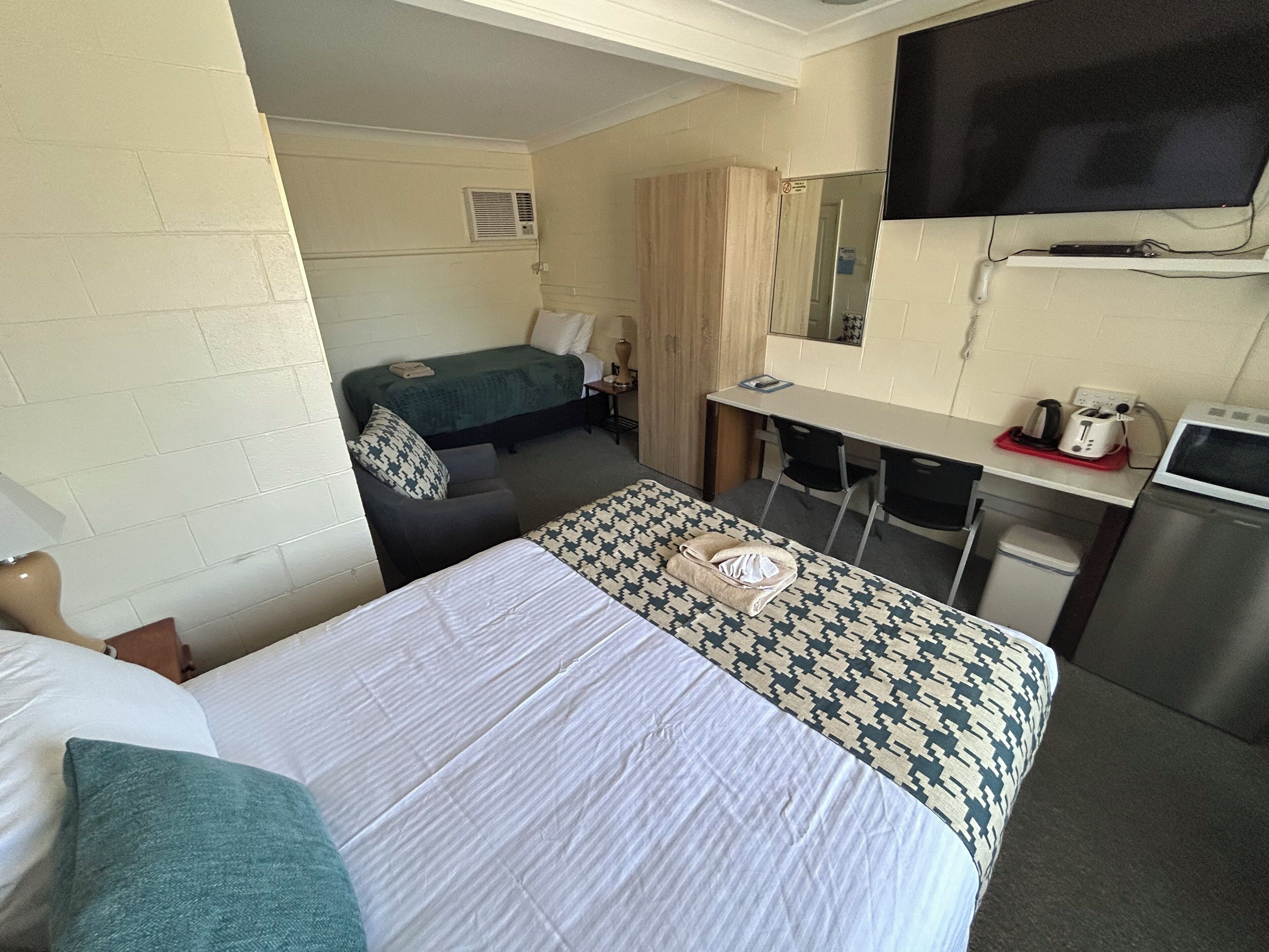 Superior Twin Room, Ensuite