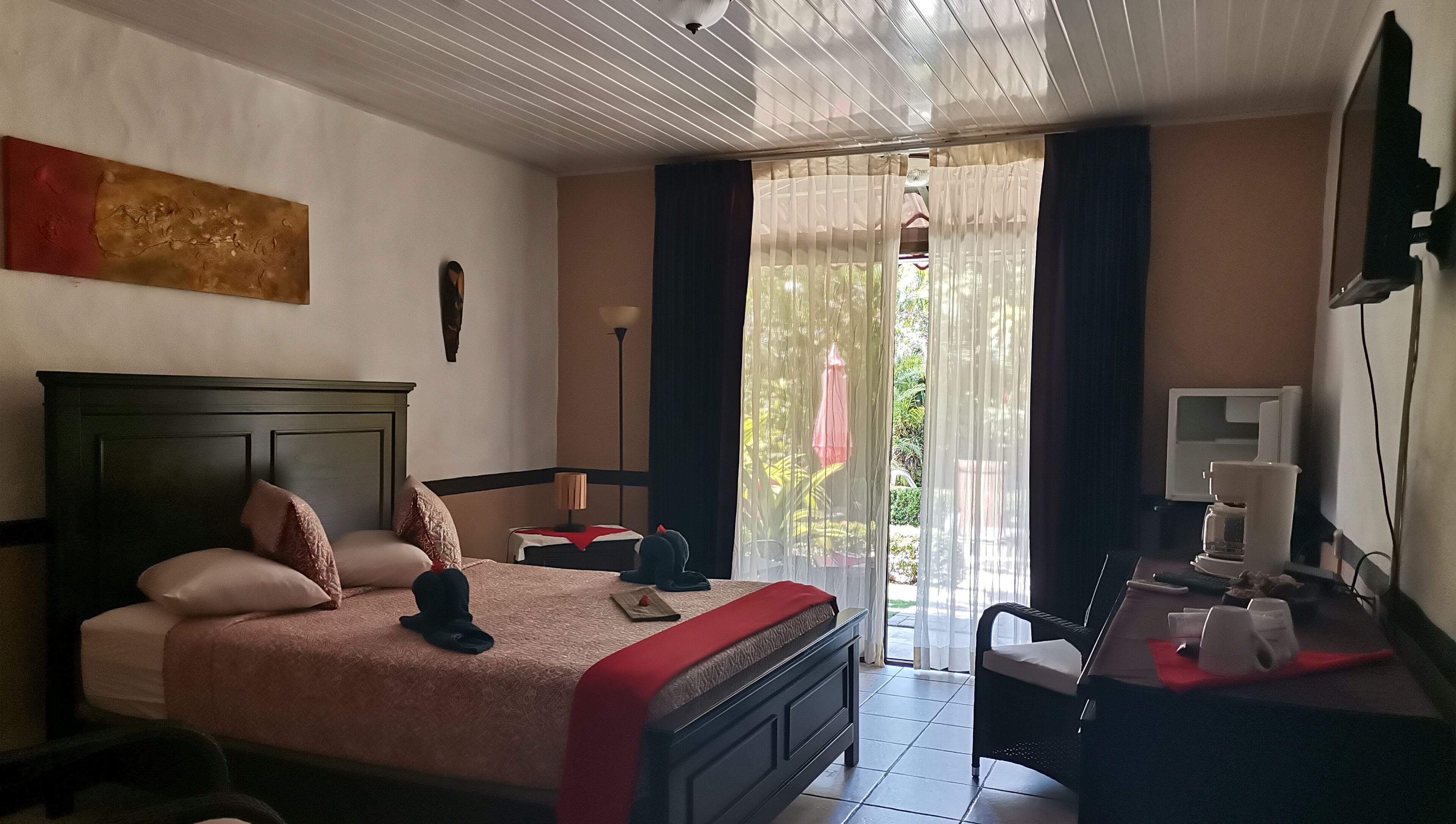 double room, 1 bedroom | 1 bedroom, in-room safe, bed sheets