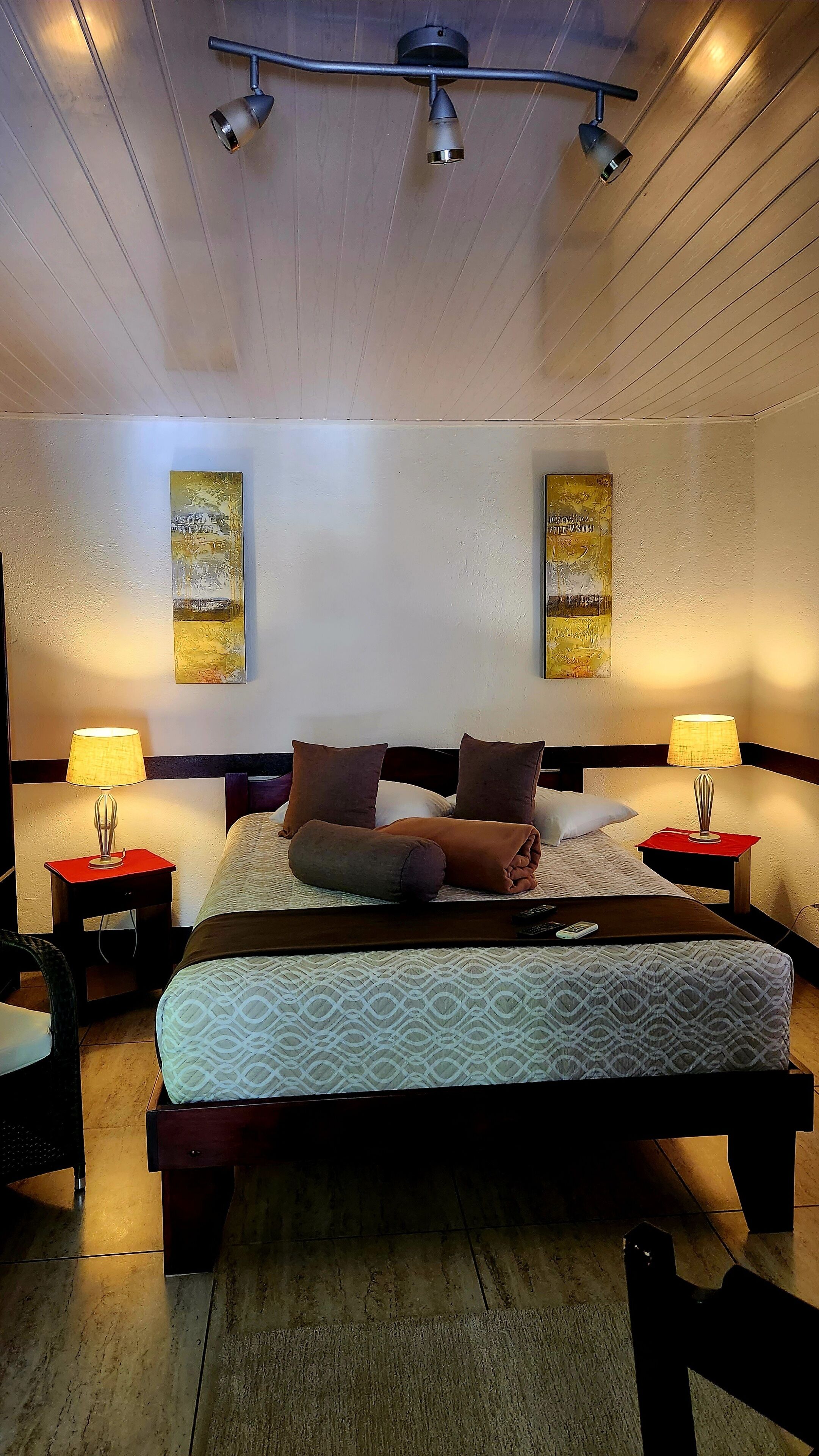 1 bedroom, in-room safe, bed sheets