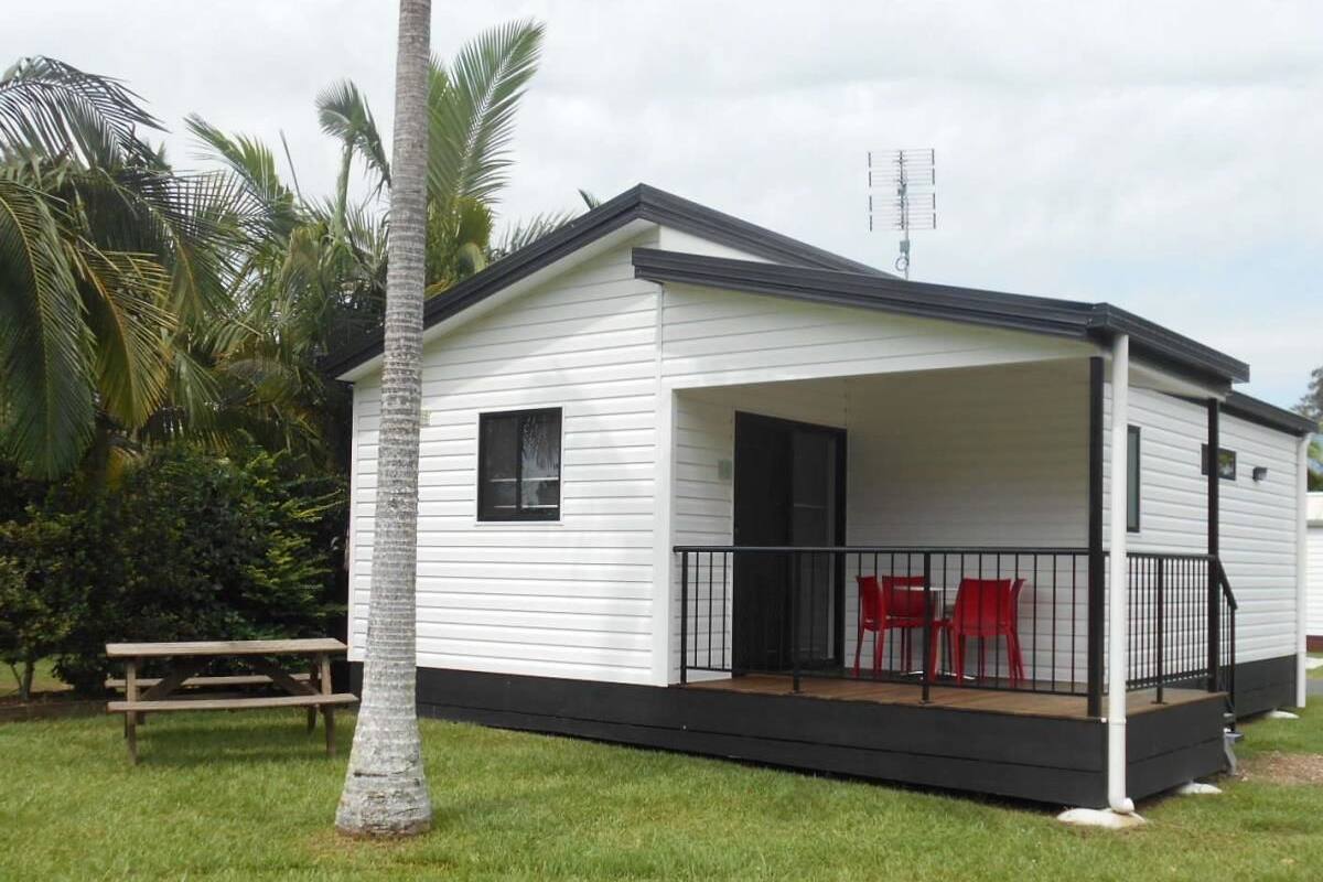 Parkview Two-Bedroom Cabin | Terrace/patio