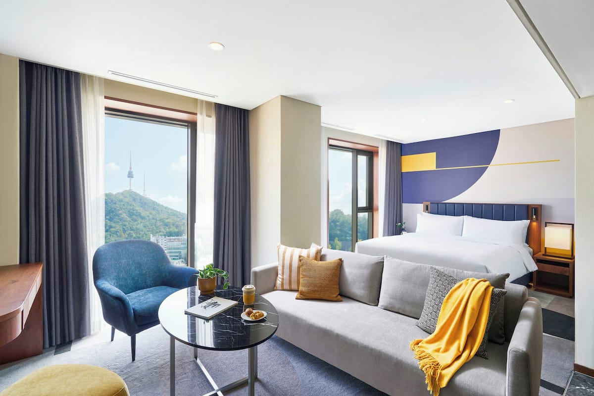 Suite, 1 Bedroom, Club Lounge Access, Mountain View | Premium bedding, in-room safe, desk, laptop workspace