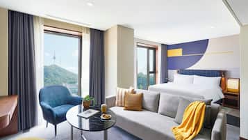 Suite, 1 habitación, Acceso al salón del club, vistas a la montaña | Ropa de cama de alta calidad, caja fuerte, escritorio