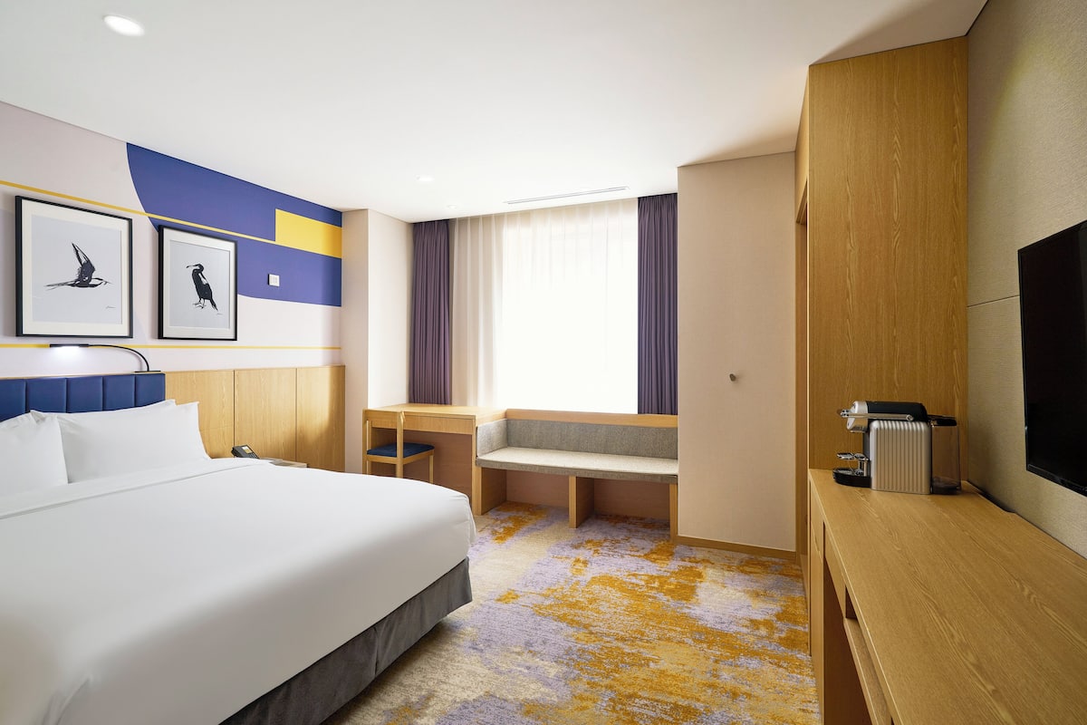 Chambre Deluxe, 1 trÚs grand lit, accessible aux personnes à mobilité réduite, vue ville