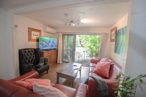 Courtyard view - Jaspers Apartments (Brunswick Heads)