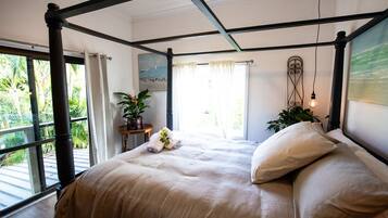 Individually decorated, individually furnished, laptop workspace