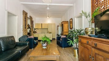 大型雪櫃/冰箱、微波爐、焗爐、爐具