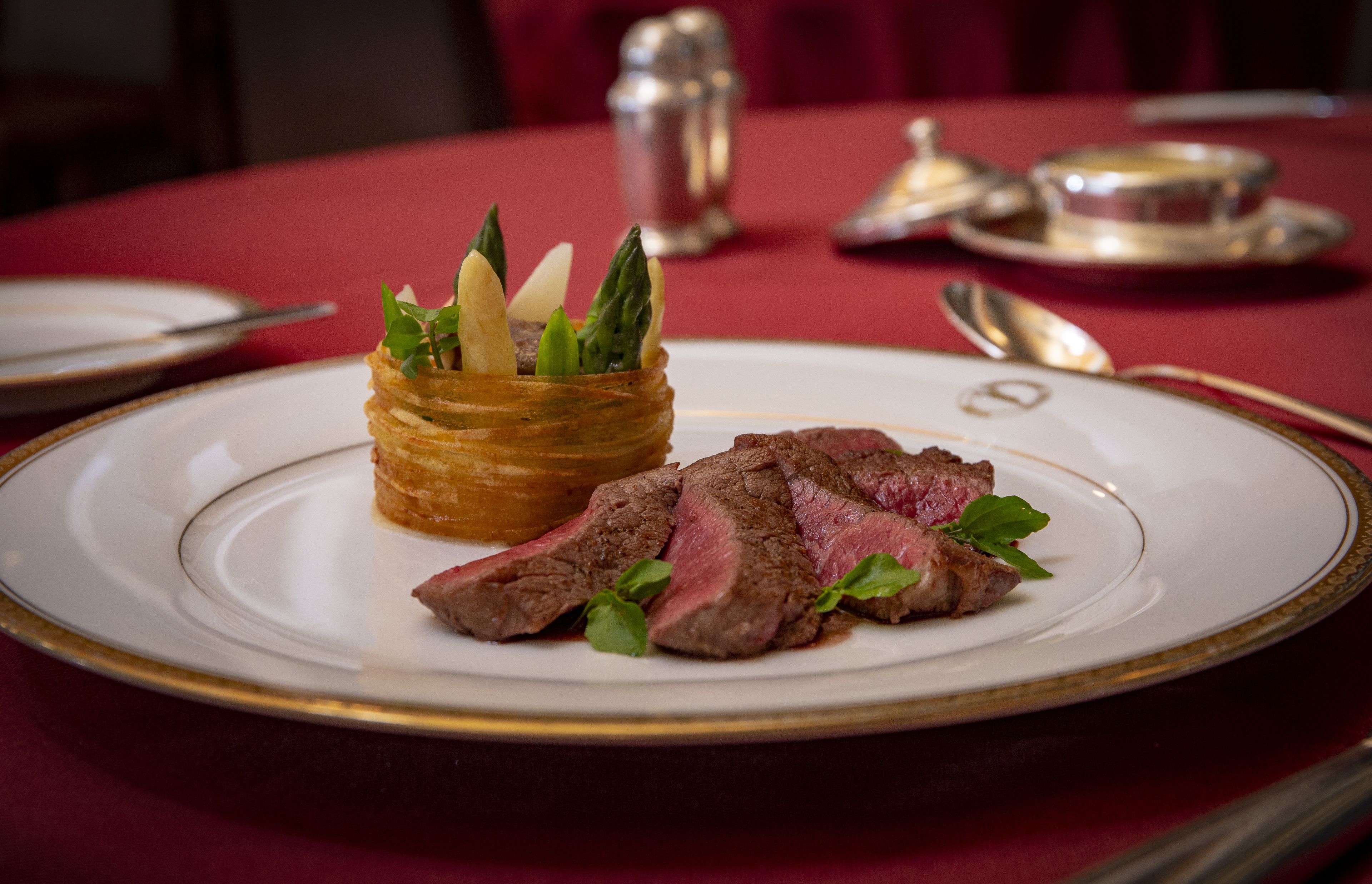 2 restaurants, dinner served, french cuisine