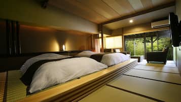Japanese Room with Open Air Bath | Premium bedding, in-room safe, desk, free WiFi