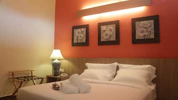 Desk, laptop workspace, free WiFi, bed sheets