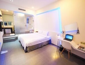 Romantic Double Room, 1 Double Bed | Desk, soundproofing, rollaway beds, free WiFi - Galaxia Business Hotel (Taichung)