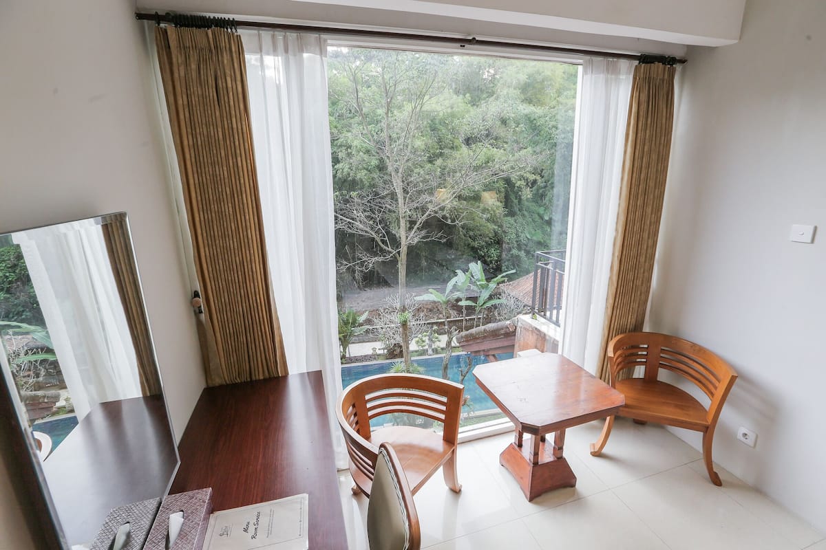 Superior Room | Desk, free WiFi, bed sheets