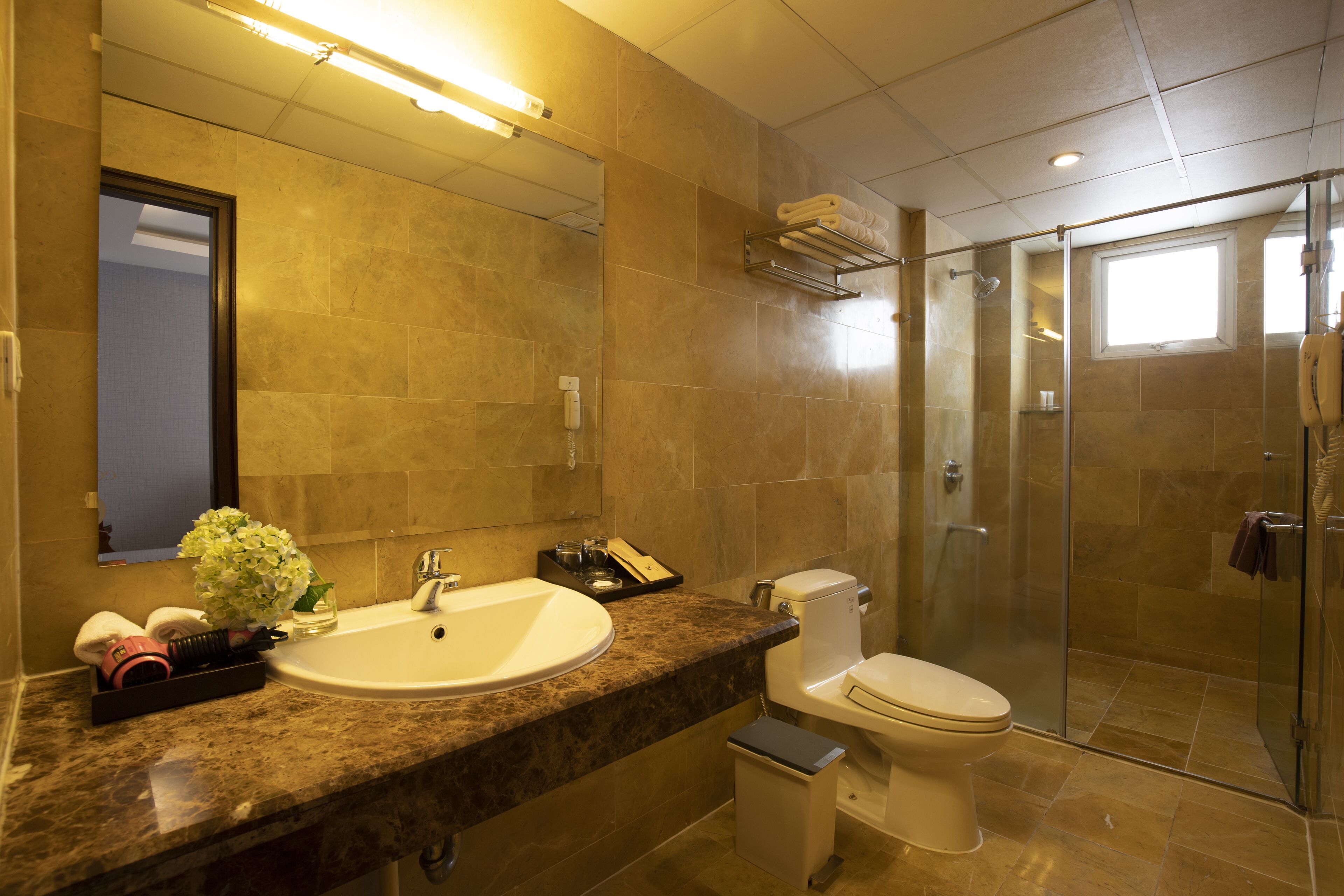 premier double room (sauna, steam bath) | bathroom | combined shower/bathtub, free toiletries, hair dryer, bathrobes