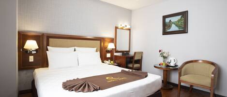 Premier Double Room (Sauna, Steam Bath) | Minibar, in-room safe, individually decorated, individually furnished