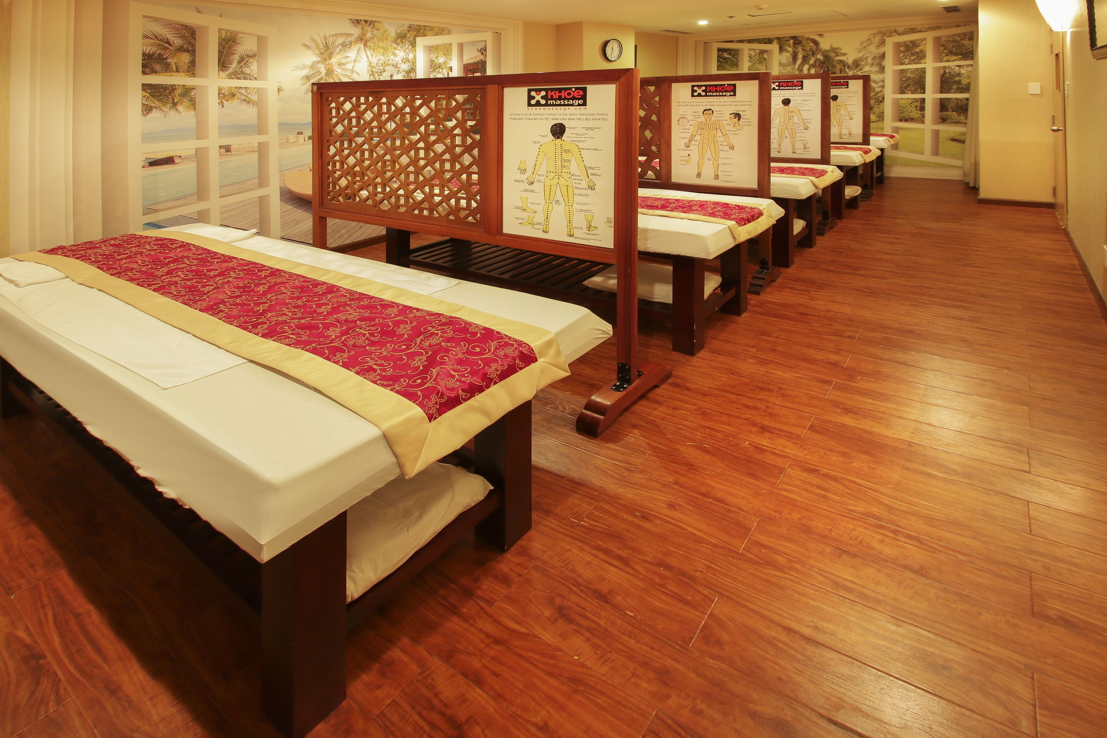 body treatments, hot stone massages, 4 treatment rooms