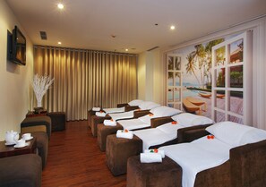 ทรีทเมนท์ดูแลผิว, การนวดด้วยหินร้อน, 4 ห้องทรีทเมนท์