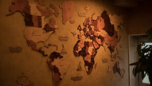 A world map with country borders and names, including the Arctic Ocean, Atlantic Ocean, Indian Ocean, and Pacific Ocean. - Hotel WELLIES (Karuizawa)