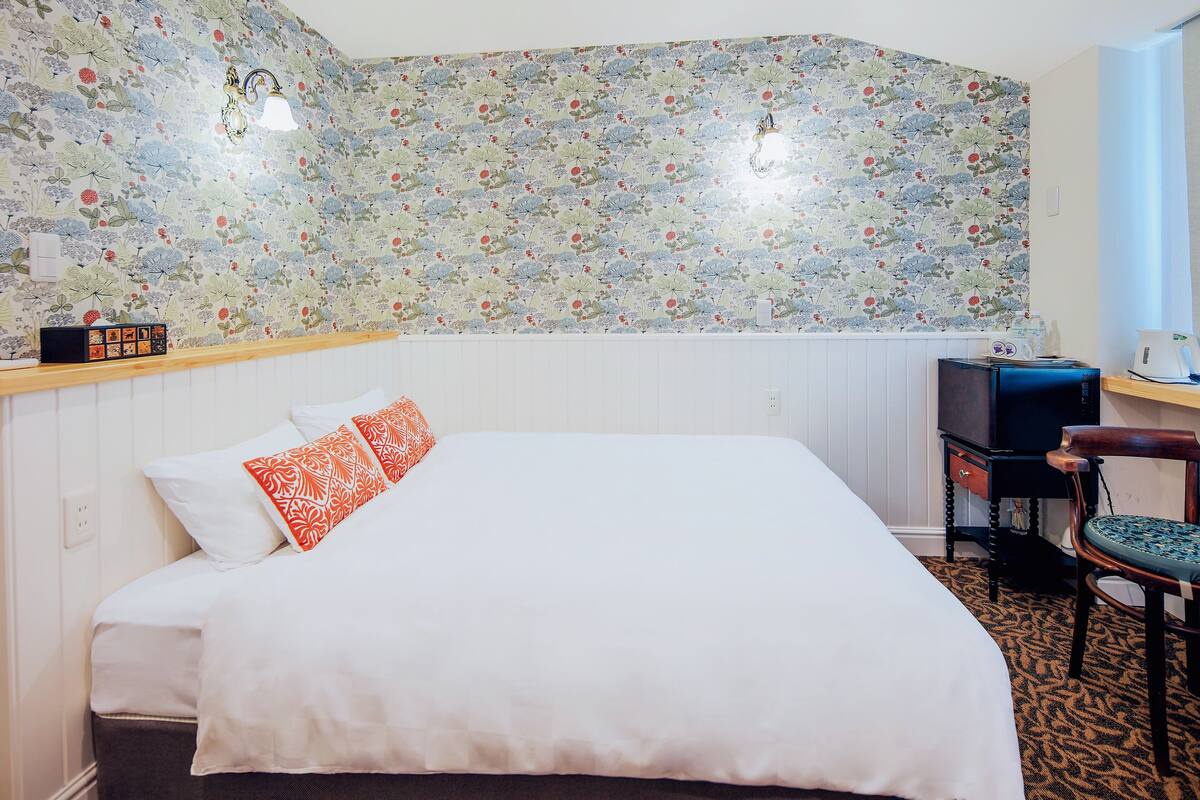 Habitación doble económica | 1 habitación, decoración personalizada y muebles diferentes